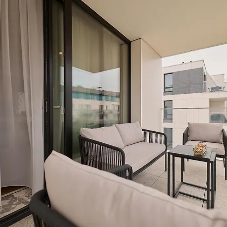 Okrzei Luxury Glamour - 700m To By Downtown Апартаменты